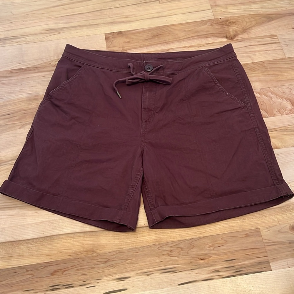 Eddie Bauer Women’s Discovery Peak Shorts